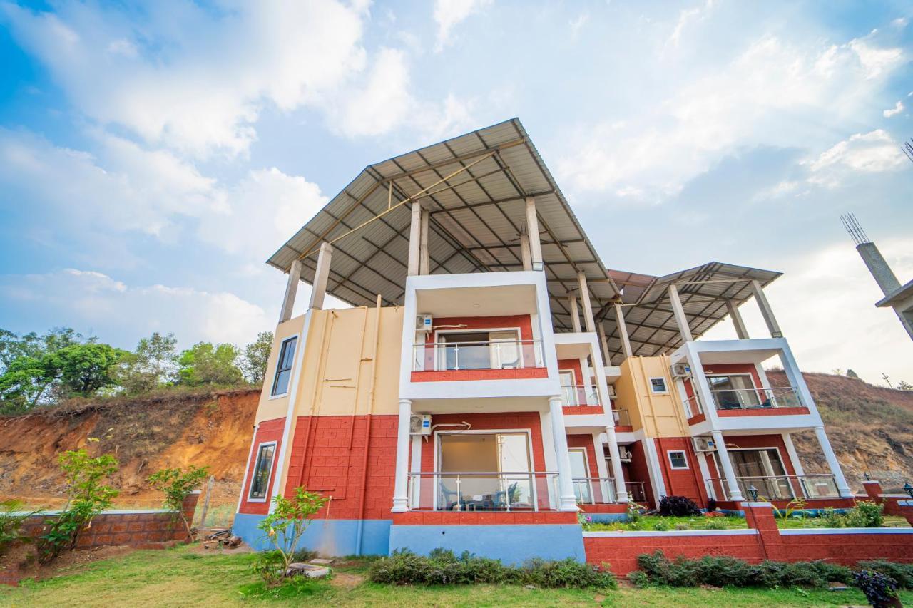 Vrindavan Resort Mahābaleshwar Exterior foto